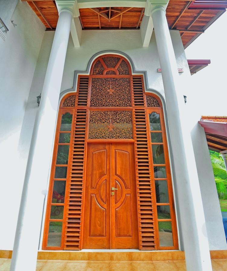 Falcon Villa Induruwa Εξωτερικό φωτογραφία